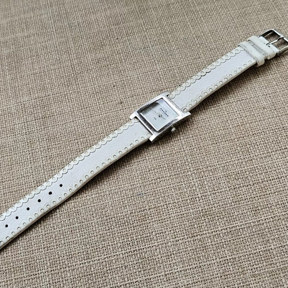 Skagen Denmark Ladies Wristwatch Quartz Analog White Leather Strap Watch - Picture 7 of 11